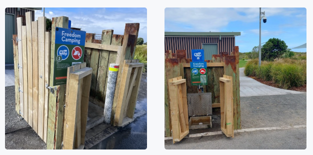 A close-up of a wooden gate

Description automatically generated